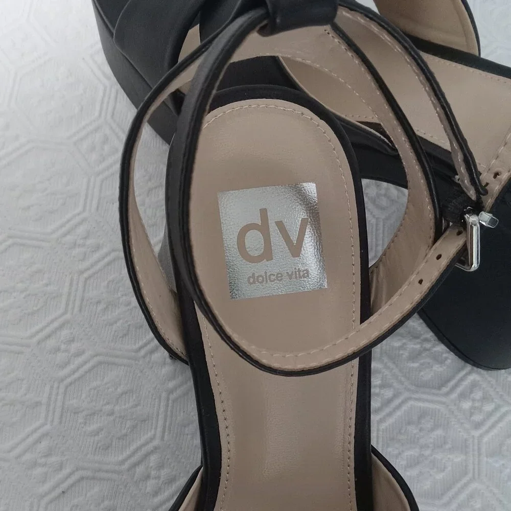 DV by DOLCE VITA Maggie Black Crisscross Platform Chunky Heel Sandal Womens 10
